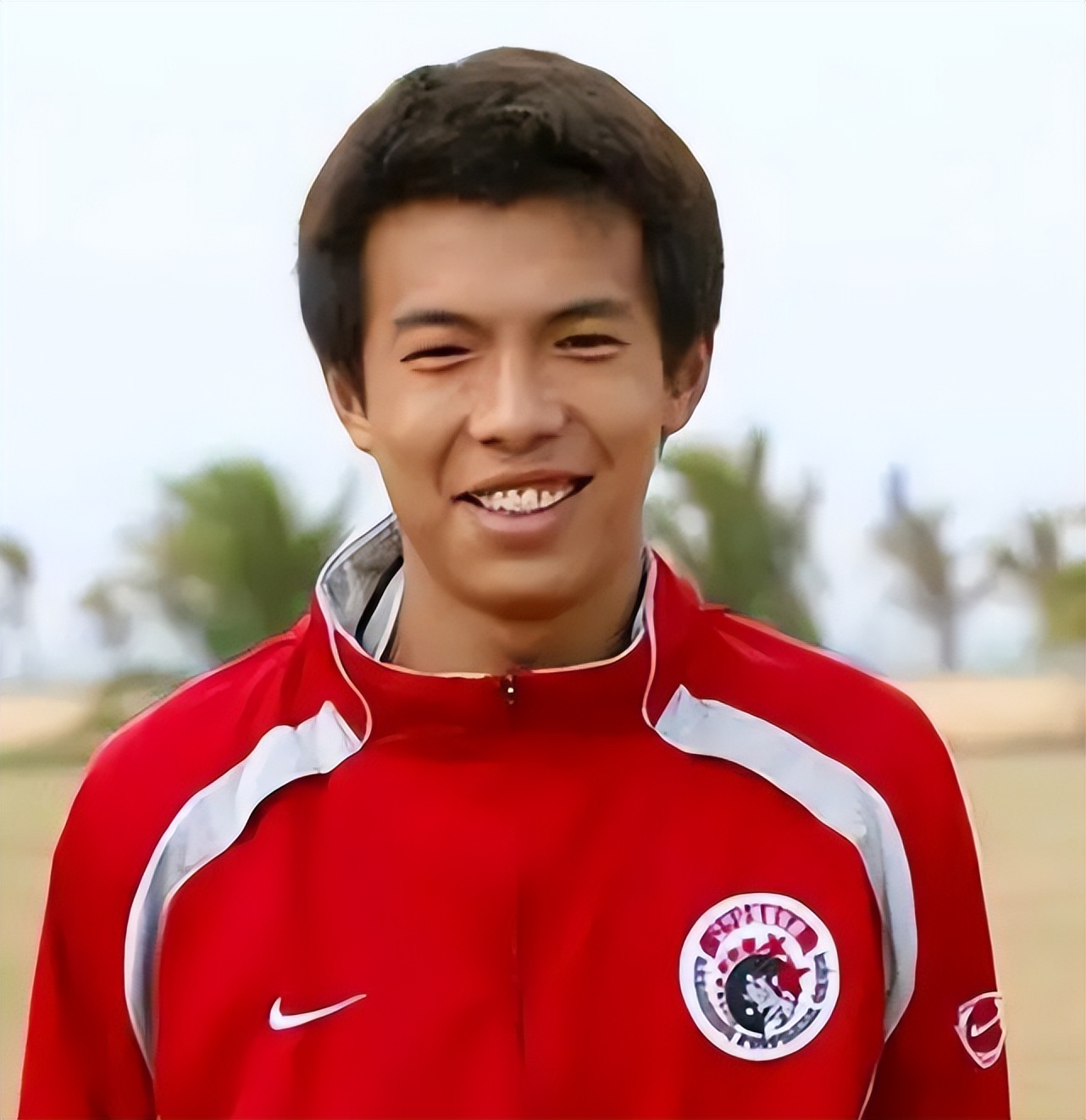 徐亮被外援抢任意球,徐亮评价赵本山足球