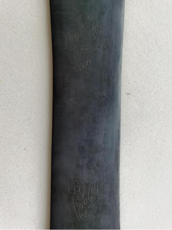 民间收藏的古蜀玉璧图片,馆藏老玉紫水晶玉琮