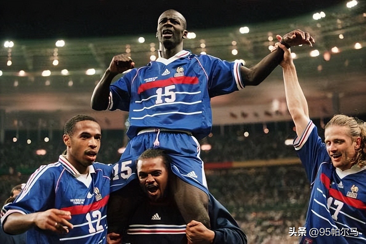 想当牧师的后卫，20岁当队长，26岁拿世界冠军，36岁因心脏病退役