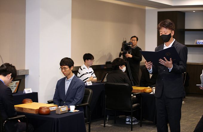 柯洁战胜朴廷桓中国队卫冕农心杯,lg杯柯洁击败朴廷桓