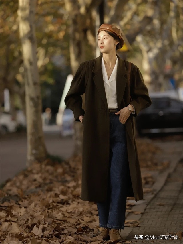 黑色贝雷帽子搭配什么颜色大衣,穿大衣适合的贝雷帽