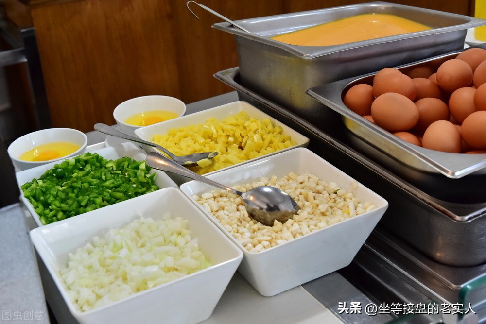 两夫妻卖早餐月入2万,小伙卖早餐年入三十万