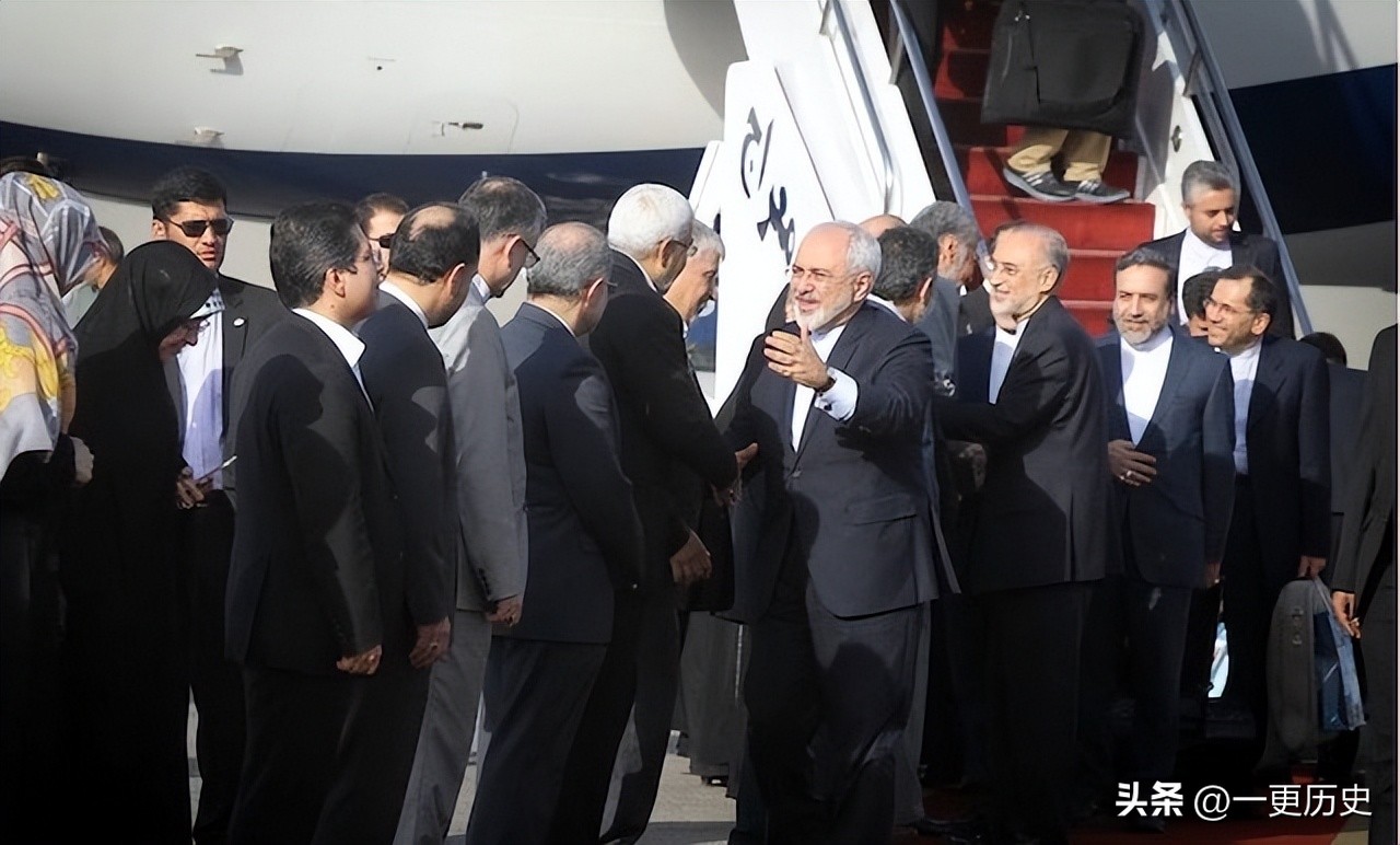 看卡塔尔看世界杯,看卡塔尔世界杯穿什么衣服