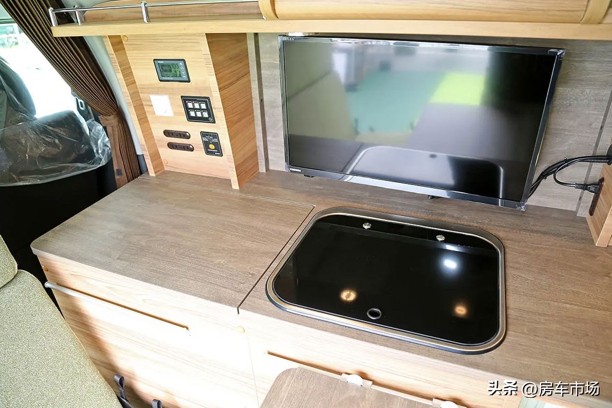 丰田海狮6座房车2022款价格,丰田海狮房车7座价格9.98万元