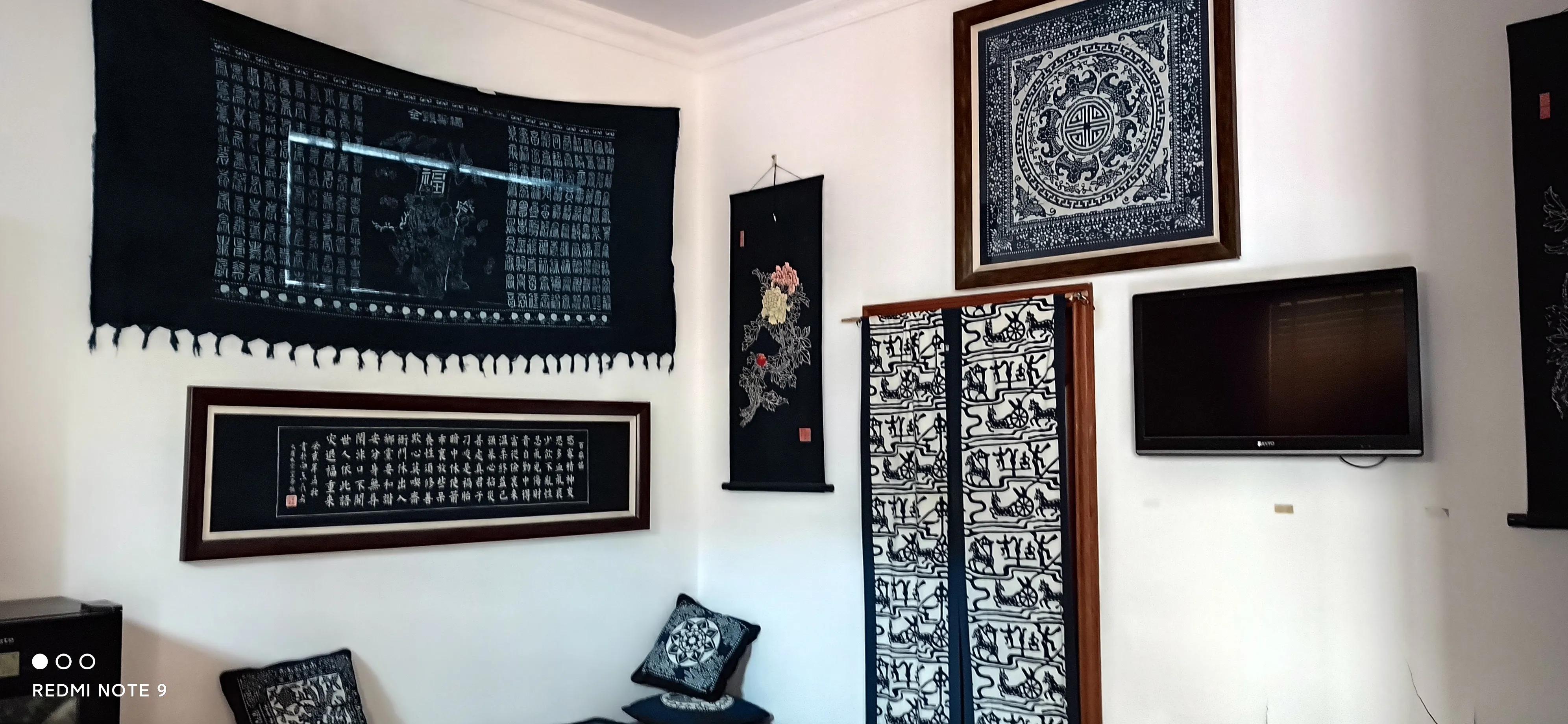 心系蓝印花布的日本籍老太太