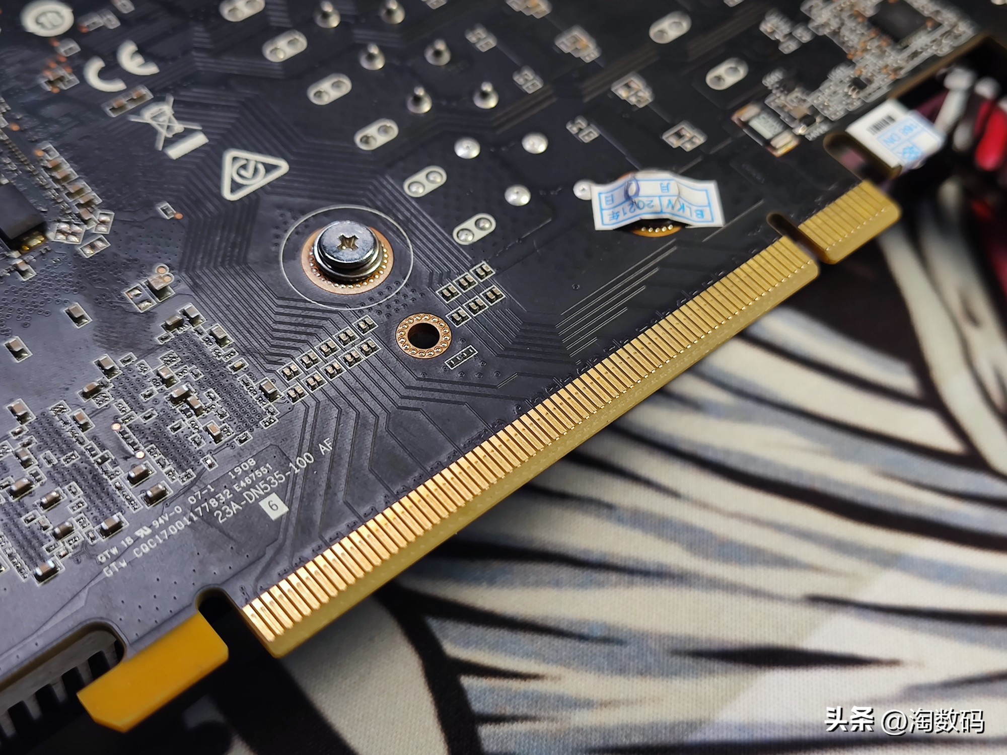 解锁200fps吃鸡1080p自由：589矿渣显卡索泰GTX1660Super矿卡开箱