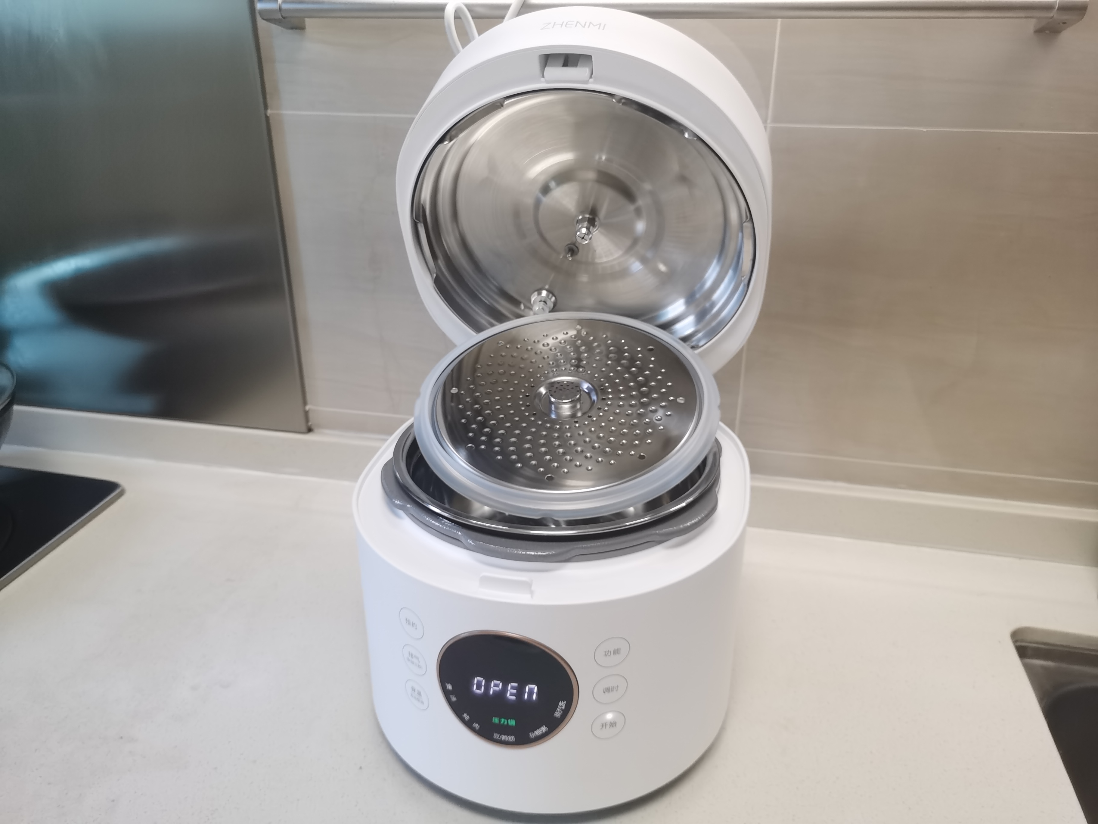 高压锅与电压力锅哪个更实用,高压锅和电高压锅哪个安全