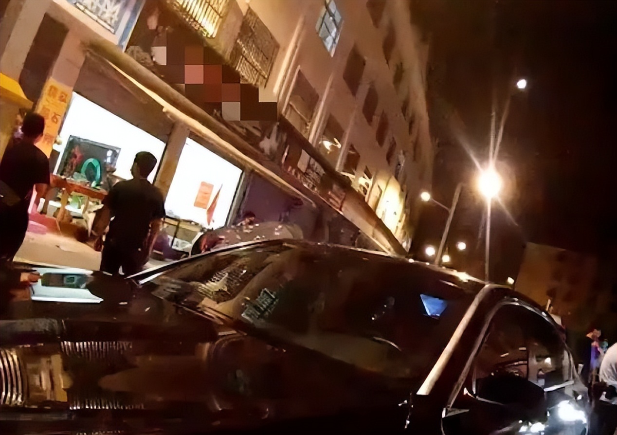 为什么没人的店顾客不敢进,这家店为什么吸引不了顾客上门