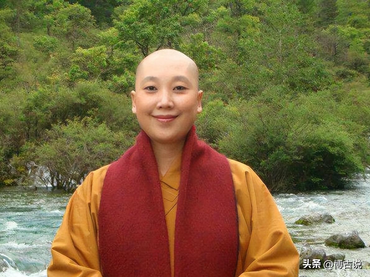 歌手李娜出家真实原因,李娜看破红尘出家唱的一首佛歌