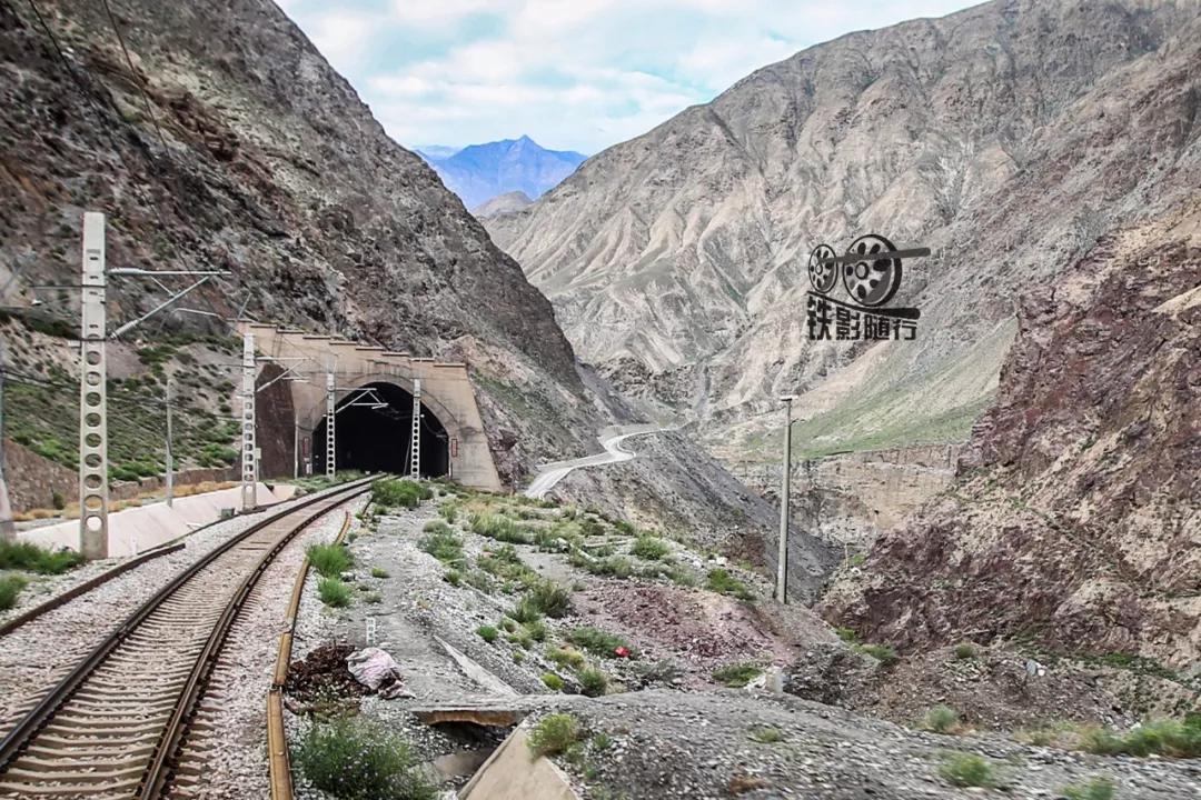 铁影｜荒凉与壮美并存——嘉镜铁路运转记其二