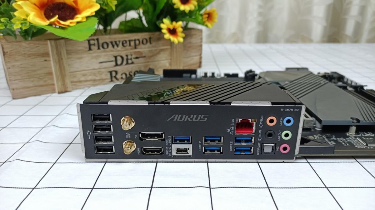 显卡价格还是没降,显卡价格不降