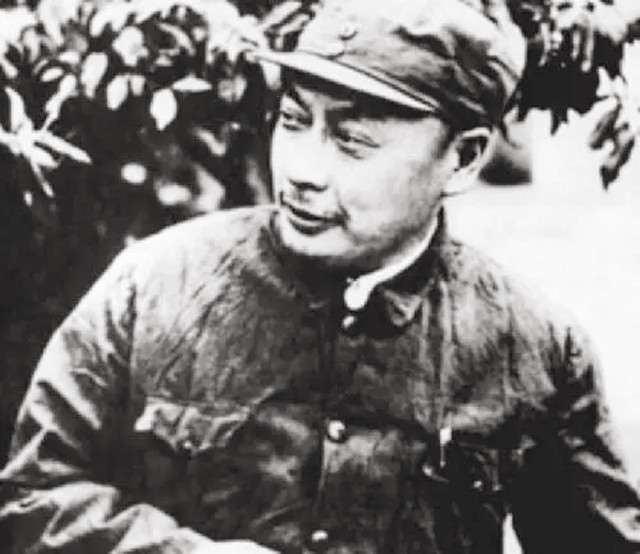 1934年长征前，陈毅找到*德朱**：我还要指挥作战，请不要把我留下