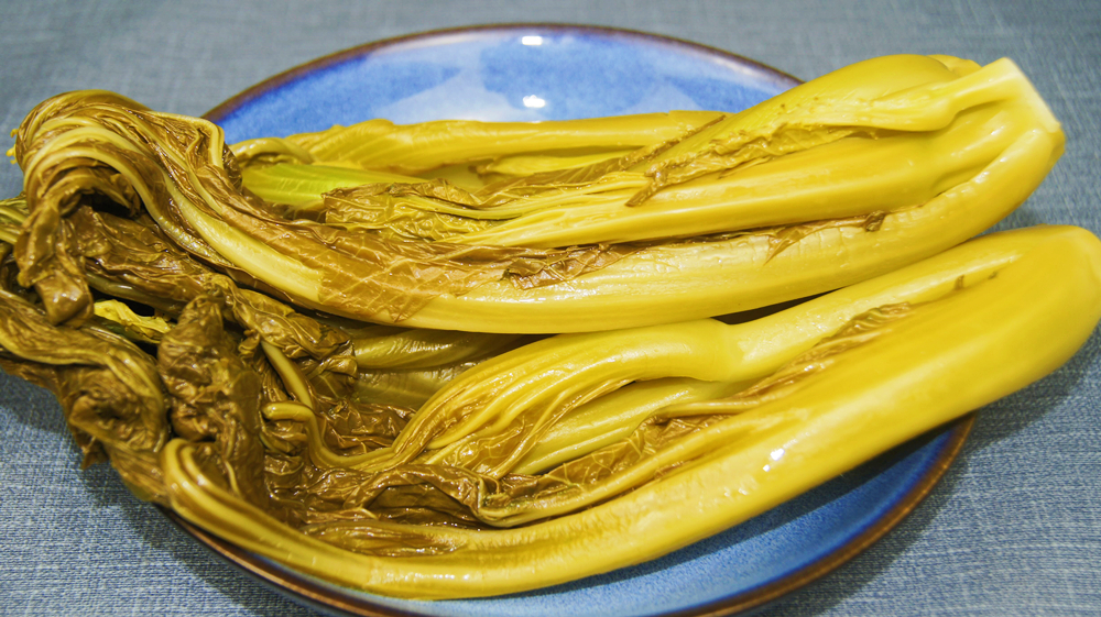 手把手教你腌酸菜的正确做法,广东阿姨分享腌酸菜的方法