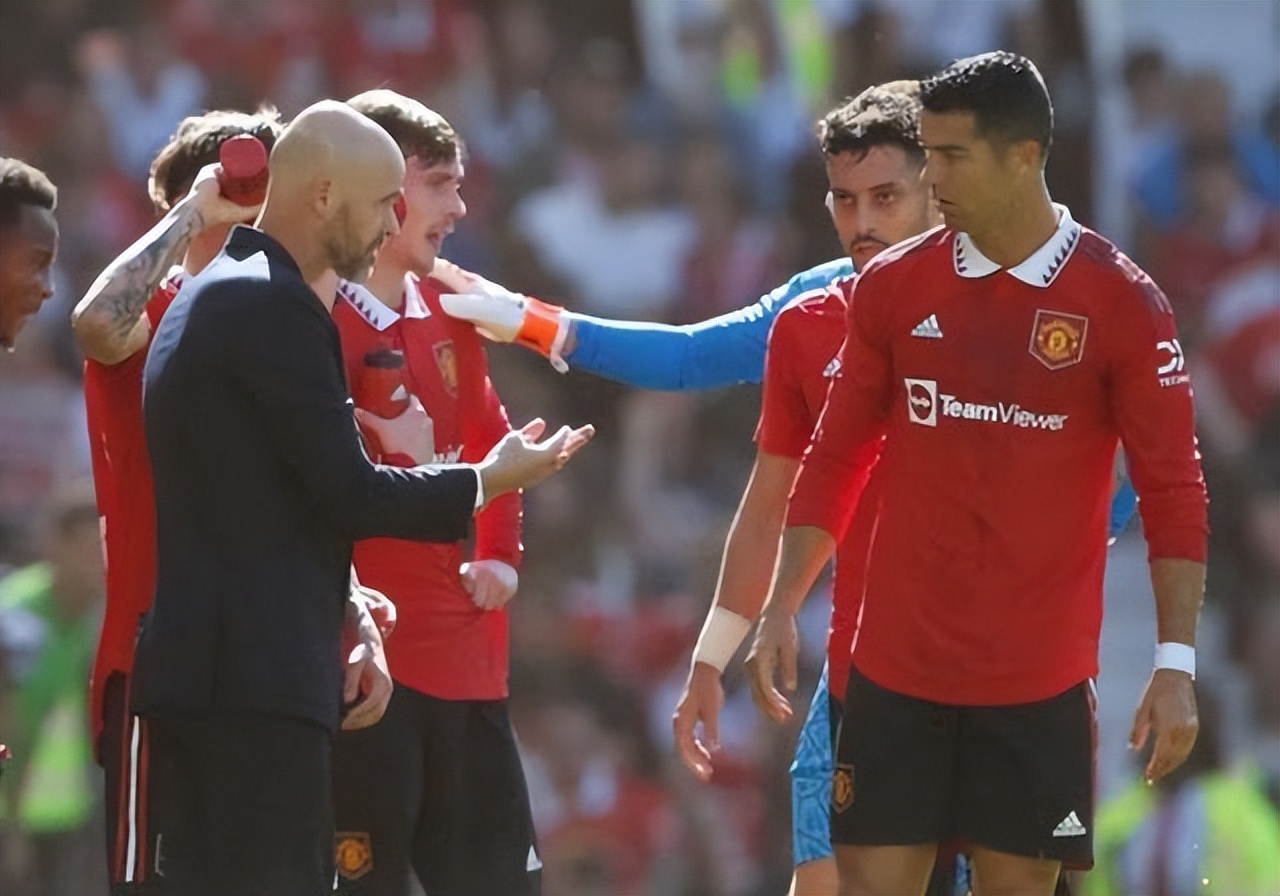 滕哈格对c罗的言论,滕哈格对c罗提前离场的回应