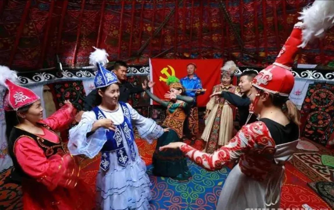 中国*产党共**建*党**100周年：全国各地隆重庆祝，展望未来发展新蓝图