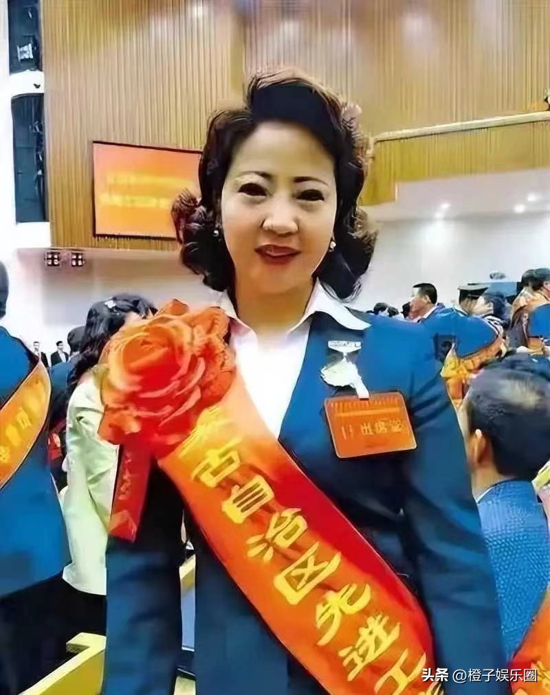 从一位同龄人的角度评李少莉的人生经历和高档奢侈品的消费能力