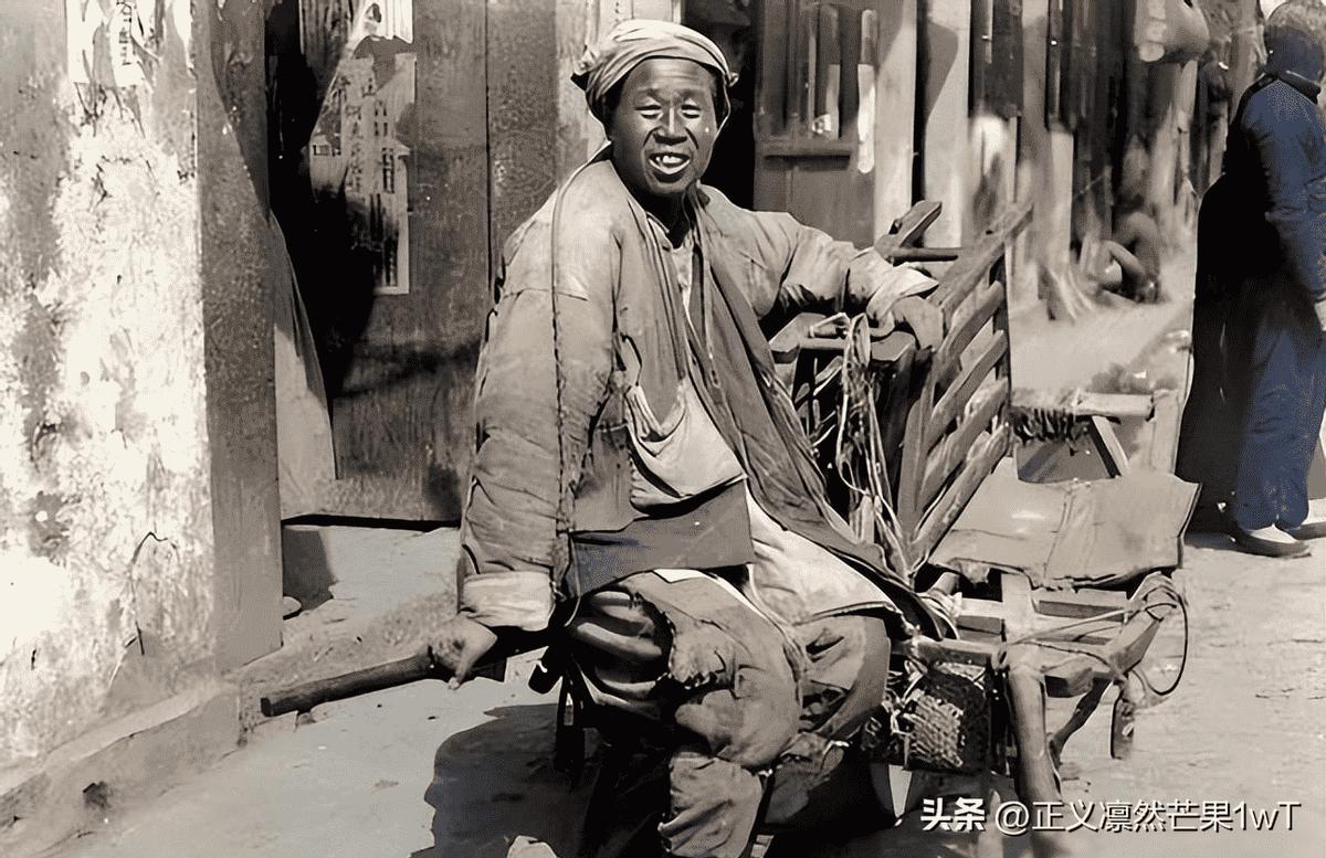 日军兽行：当着男人的面玷污了女儿，临走还残忍割下妻子乳房