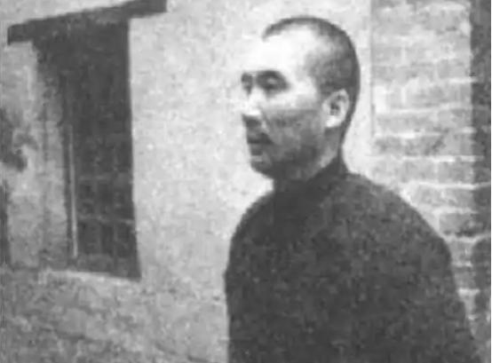 宋美龄与王耀武,1948年王耀武接见国民党将领