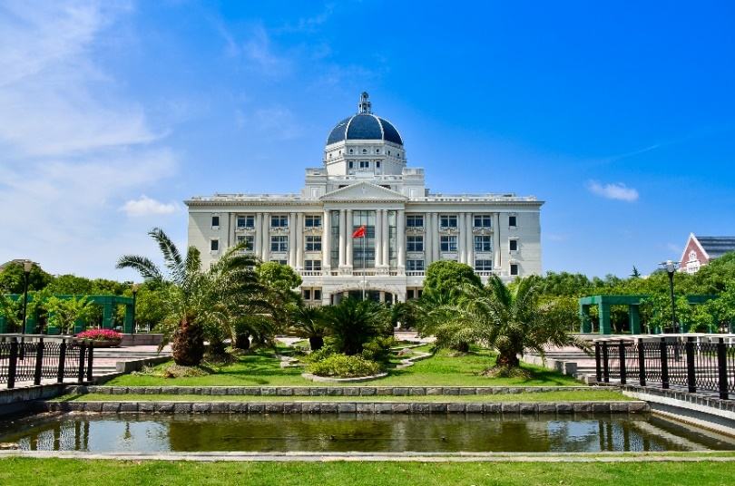 上海外国语大学毕业生就业情况,上海外国语大学本科毕业前景如何