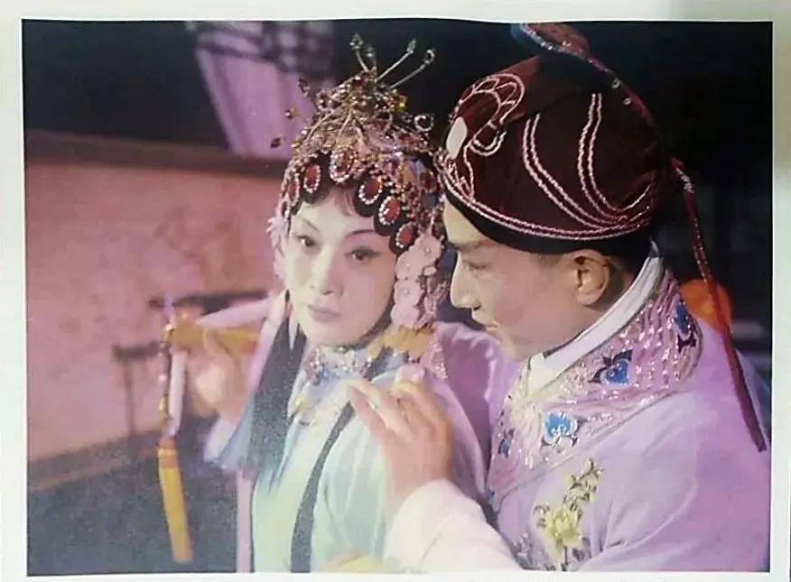 我从小不喜欢慢节奏的吊嗓子京剧,但对《李慧娘》印象却太深刻!