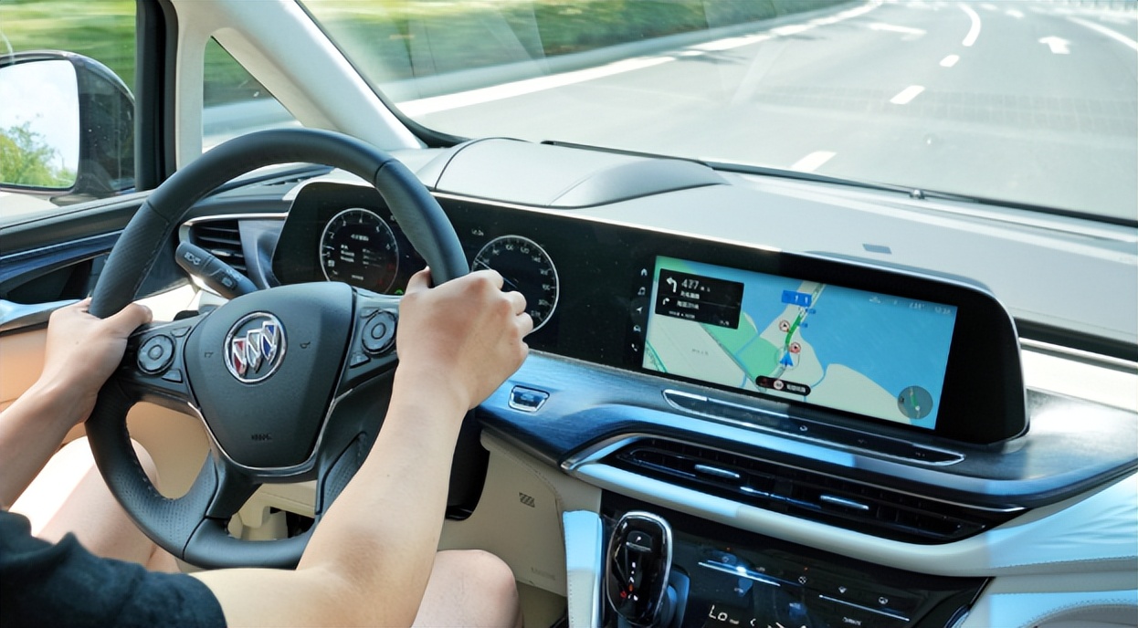 别克gl82.0t9at,别克gl8陆地公务舱智享型预算5万