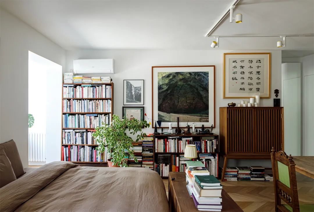 任性！北京女主坚持在客厅放张床，卧室里规划浴缸，入住反而舒心