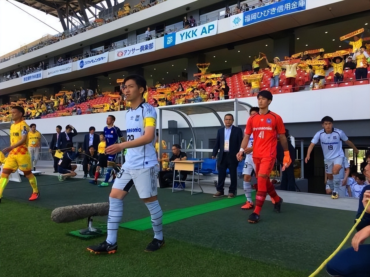 前国脚曝16年前花20万能进国足,国足天才少年放弃国籍选择日本