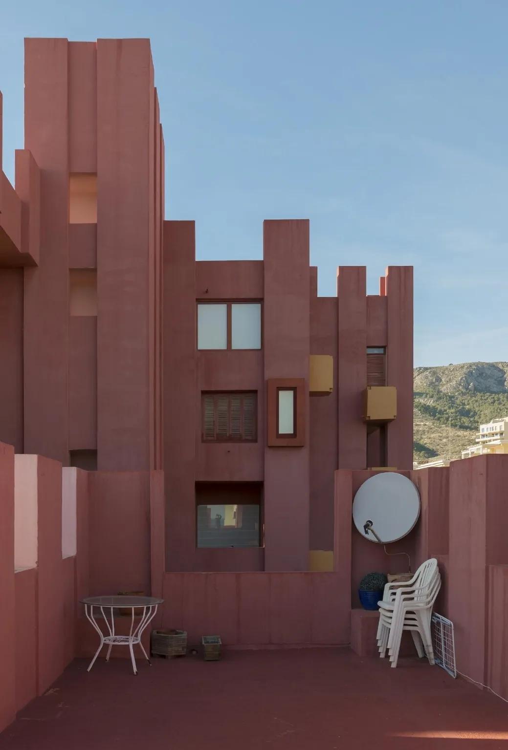 西班牙鬼才建筑师的梦幻世界,西班牙鬼才