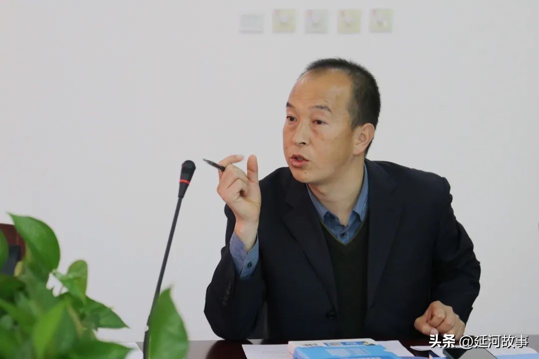 英语组教研活动解读新课标,研读新课标英语教研活动