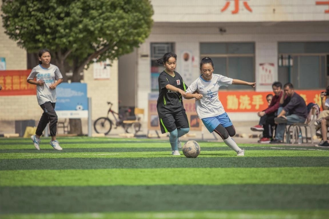 追风女孩足球比赛,追风女孩足球队