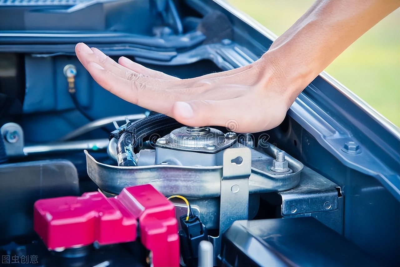 车的发动机防冻液多久更换一次,发动机防冻液一般多长时间更换呢