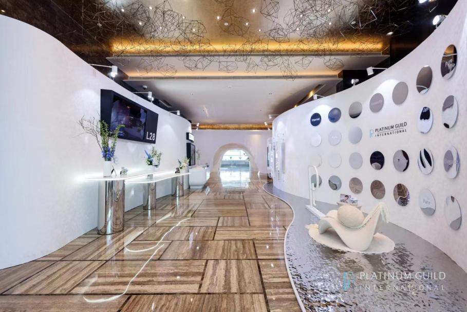 温柔自有力量，因铂金更坚定