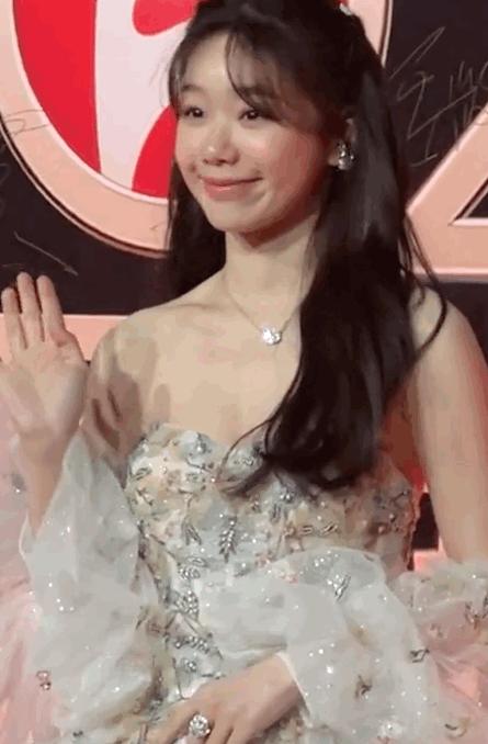 吴宣仪大龅牙,吴宣仪牙不修复吗