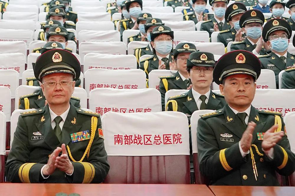 文职干部都授衔了吗,文职人员改任军官通知