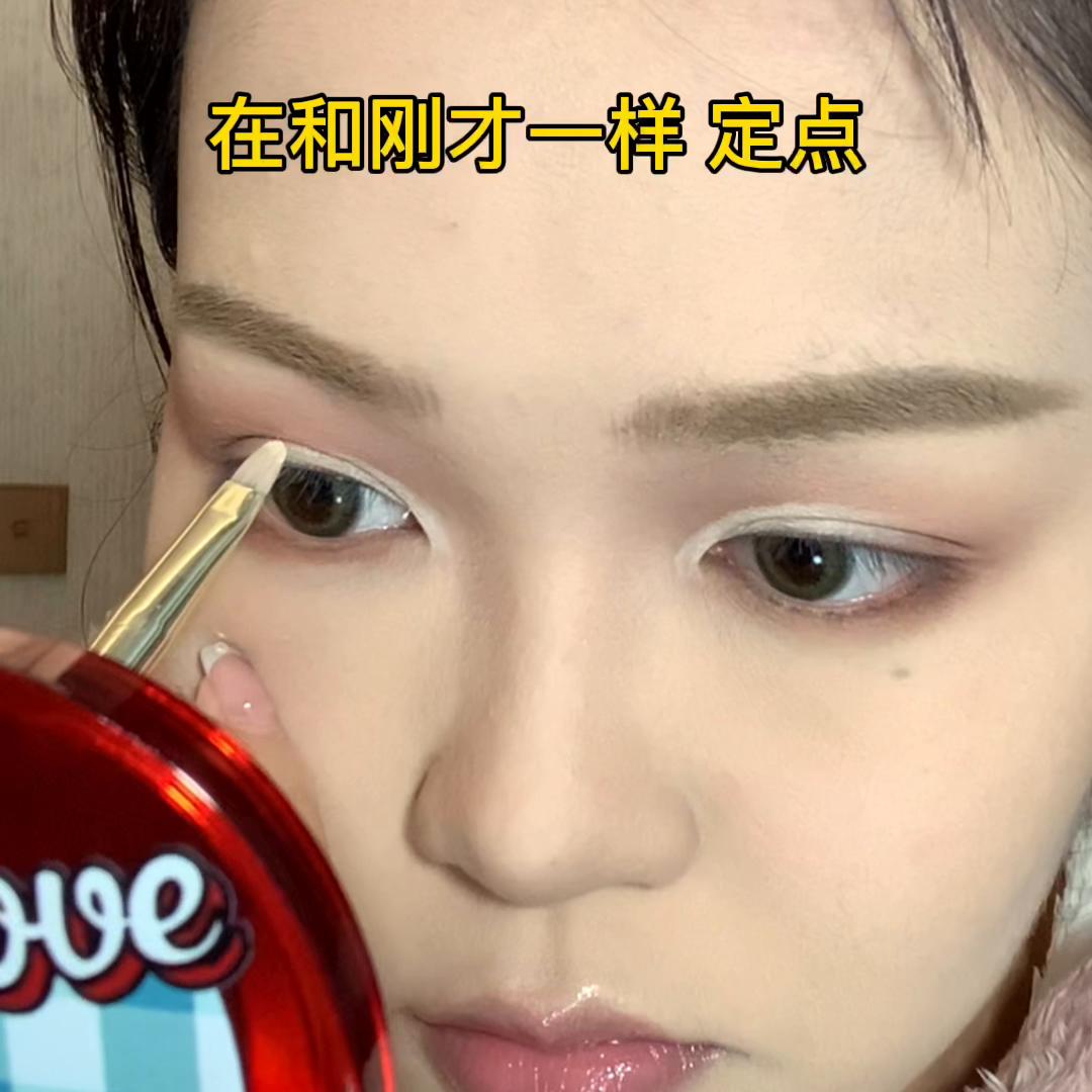 截断眼妆的正确使用方法,尝试截断式眼妆教程图片