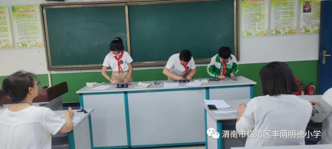 童心探索科学实验,童心探科学逐梦创未来一等奖