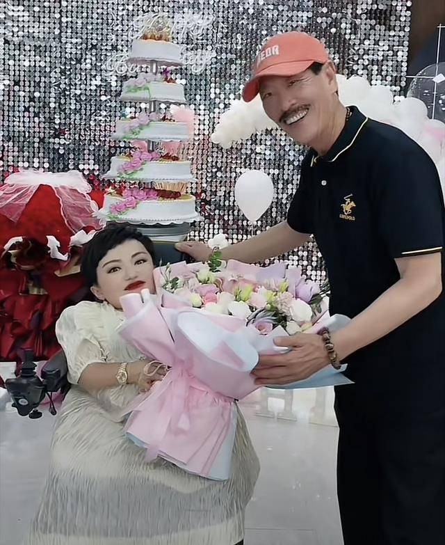 身价千万女总裁李喜梅的感情史,身价千万女总裁李喜梅的爱情故事