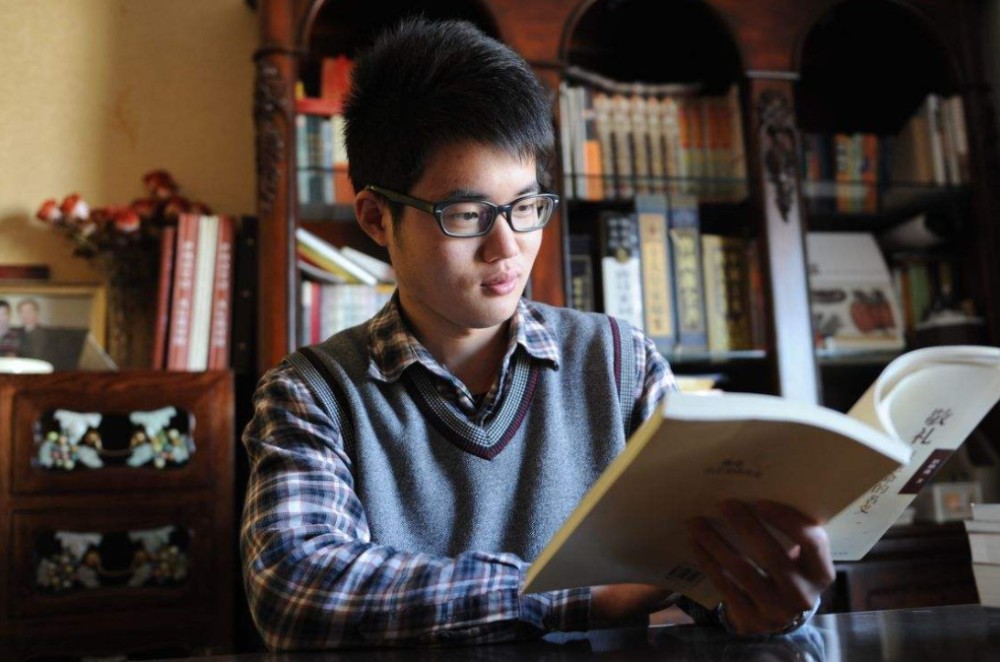 董明珠批评北大卖米粉视频,北大硕士卖米粉董明珠评价