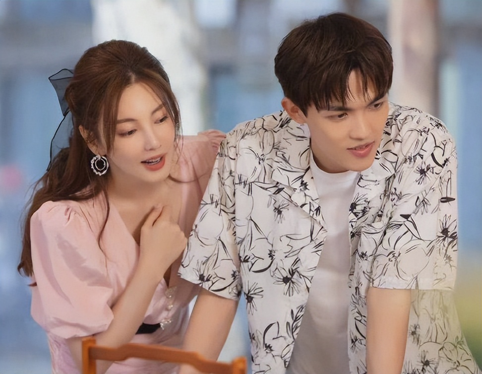 张雨绮怎么跟以前长得不一样了,张雨绮还是活成了她最喜欢的样子