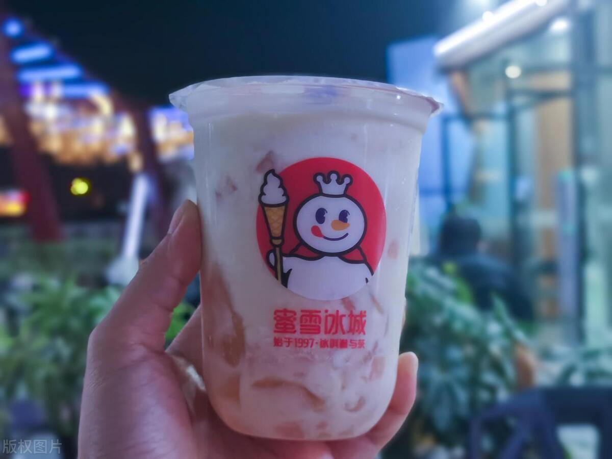 蜜雪冰城加盟店需要多少钱？蜜雪冰城奶茶店加盟条件和费用