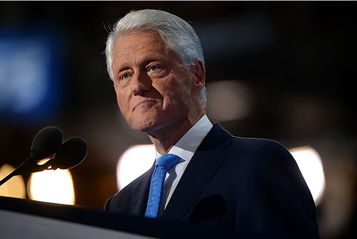 克林顿“拉链门”：美国最著名性丑闻，总统2年与实习生10次偷情