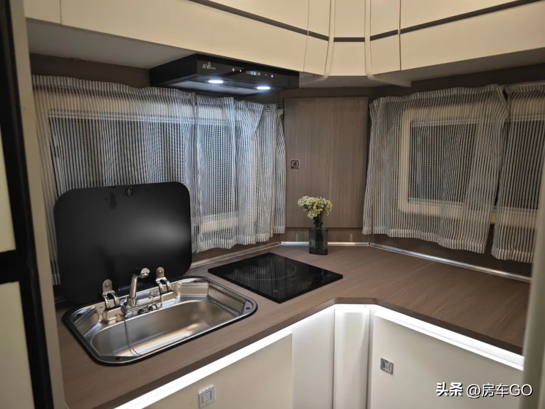 自由炮越野房车实际使用游记,全新自由炮房车c布局亮相