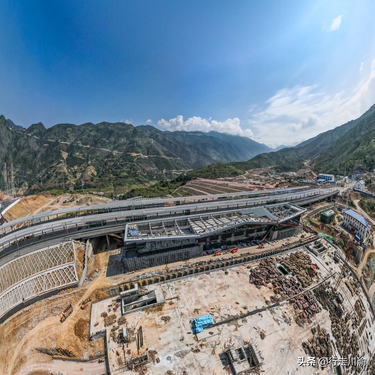 被寄予厚望的万州，距离重庆第二大城市还有多远？