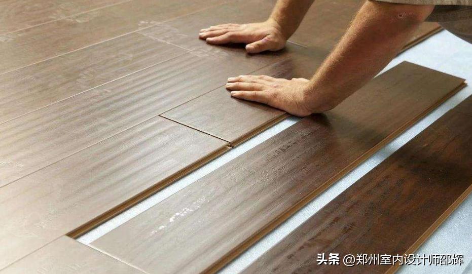 木地板起翘用什么胶固定,装修木地板拱起的原因和处理