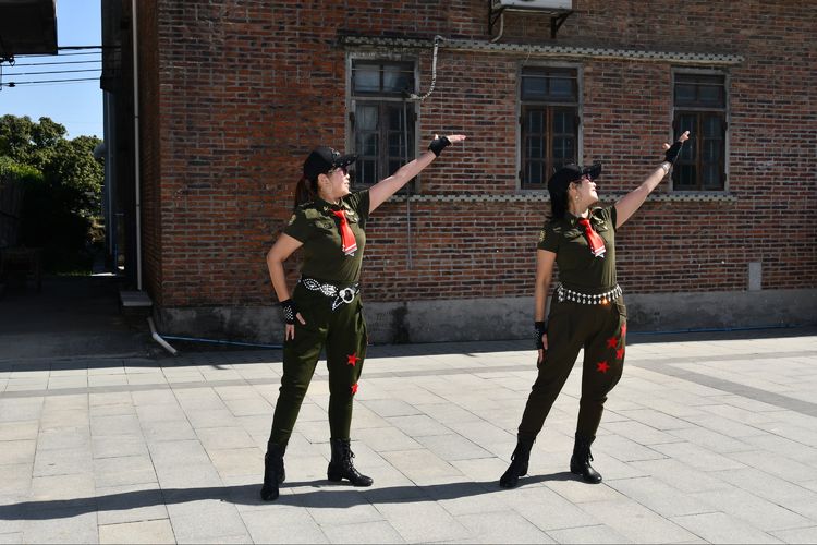 祝贺书院成立,热烈祝贺新校落成