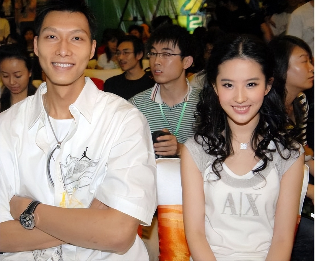 易建联娶老婆了吗,易建联和荆灵结婚的视频