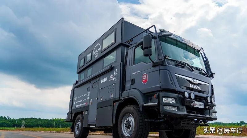 蓝牌五座德国曼重卡房车,b级越野豪华房车大全100万以上