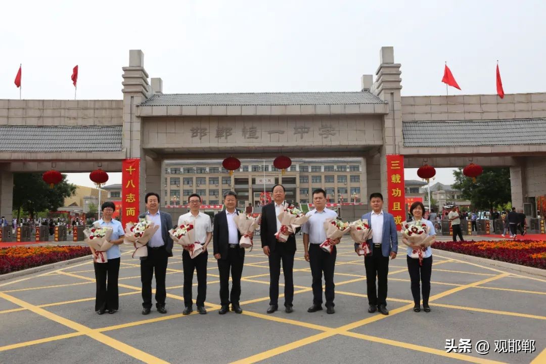 以爱之名育心成长主题活动,成人礼仪式学校举办