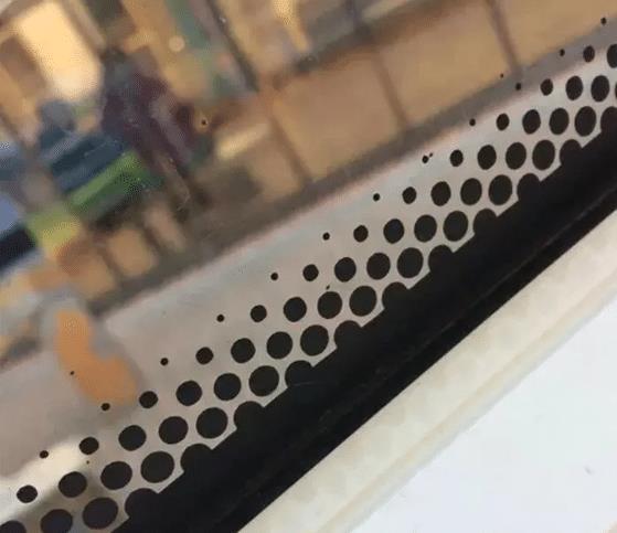 车窗上的黑色小圆点有什么用,车窗隐形小功能