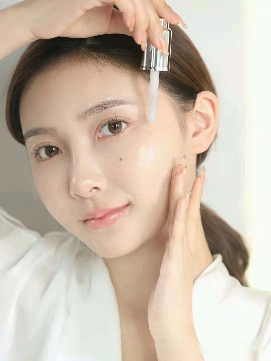 推荐几款最好用的美白精华,noreva美白精华和topix美白精华